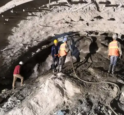 崇阳拱顶带模注浆料的施工流程及注意事项